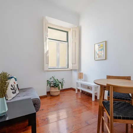 Апартаменти Cool Near Alfama