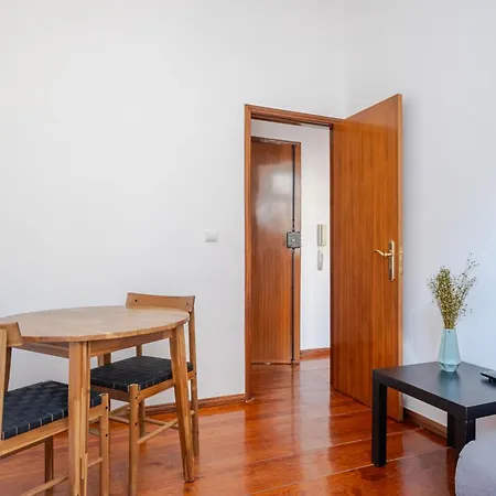 Cool Near Alfama * ליסבון