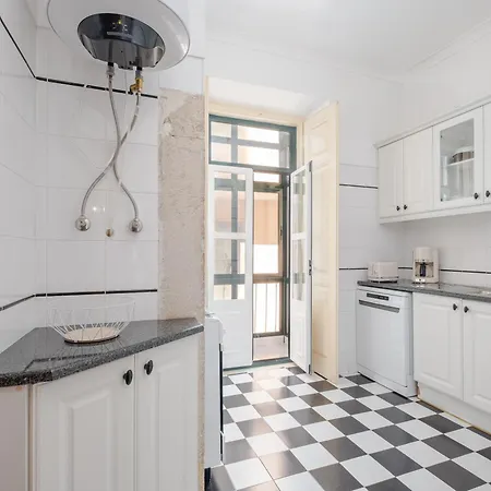 Cool Near Alfama Apartment *